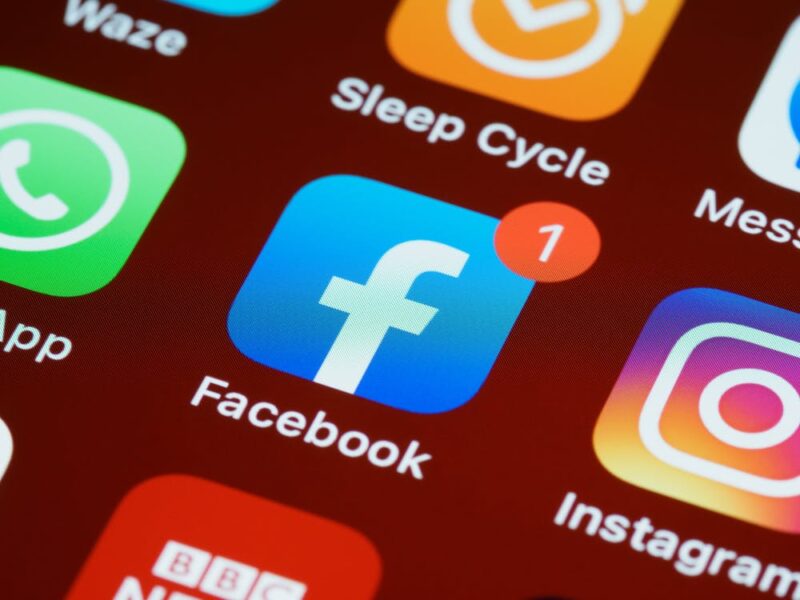 Cara Menghapus Email FB yang Lama